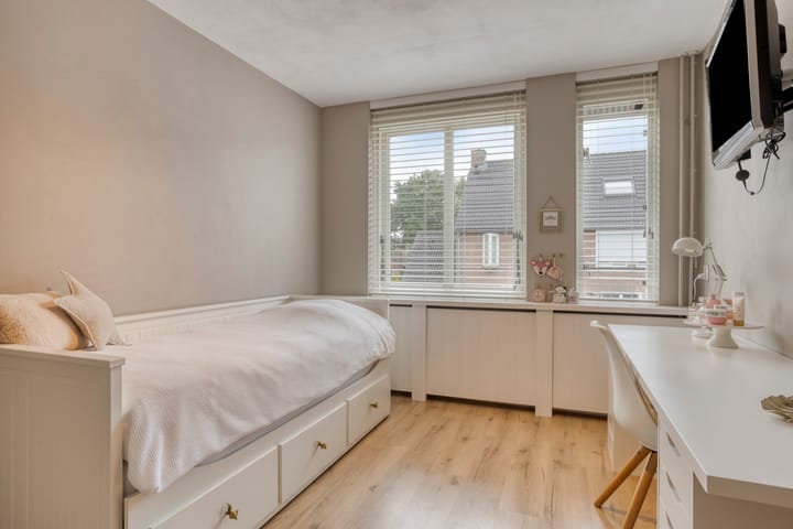 Photo 22 of Cloete 48