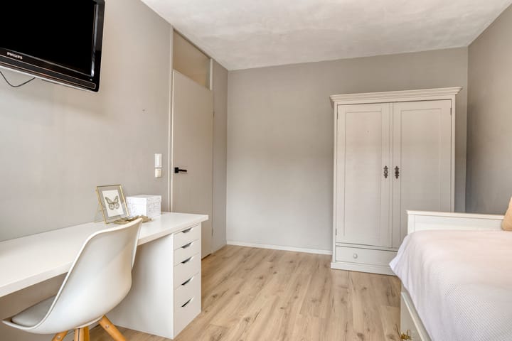 Photo 23 of Cloete 48