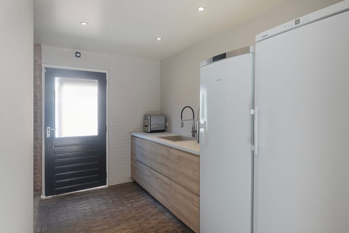 Photo 37 of Cloete 48