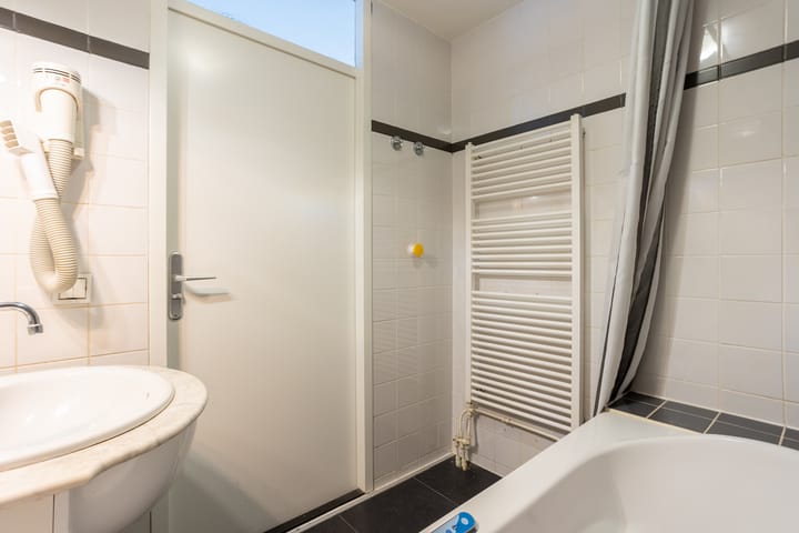 Foto 18 van Naarderstraat 24-A