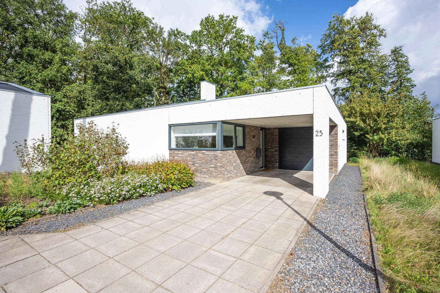 Foto 1 van Larikslaan 25