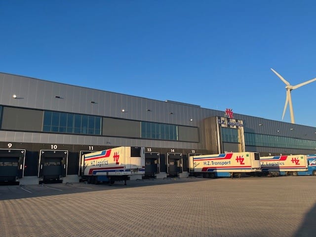 View photo 1 of Honderdland 1093