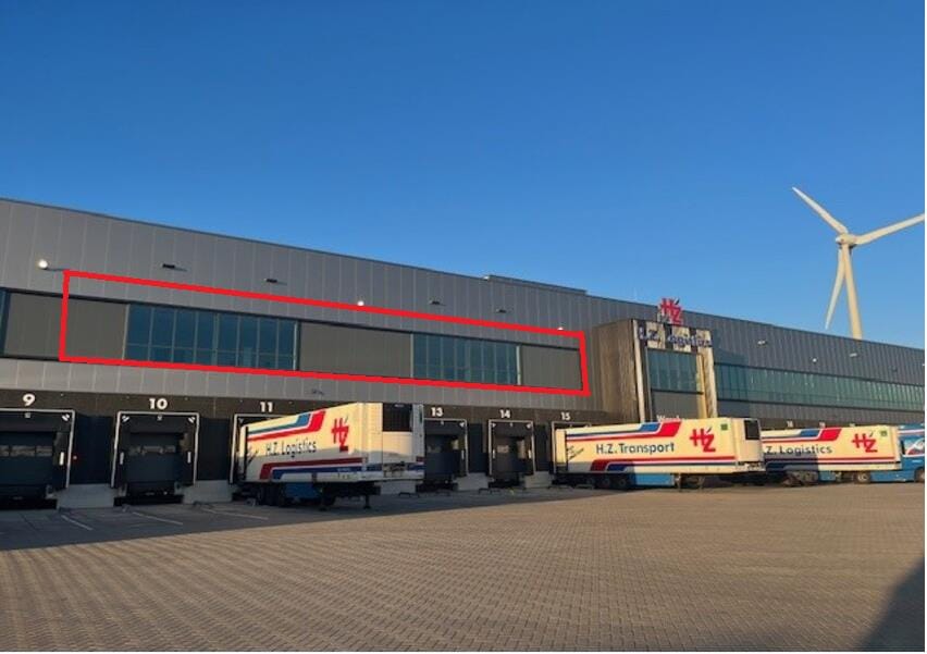 View photo 2 of Honderdland 1093