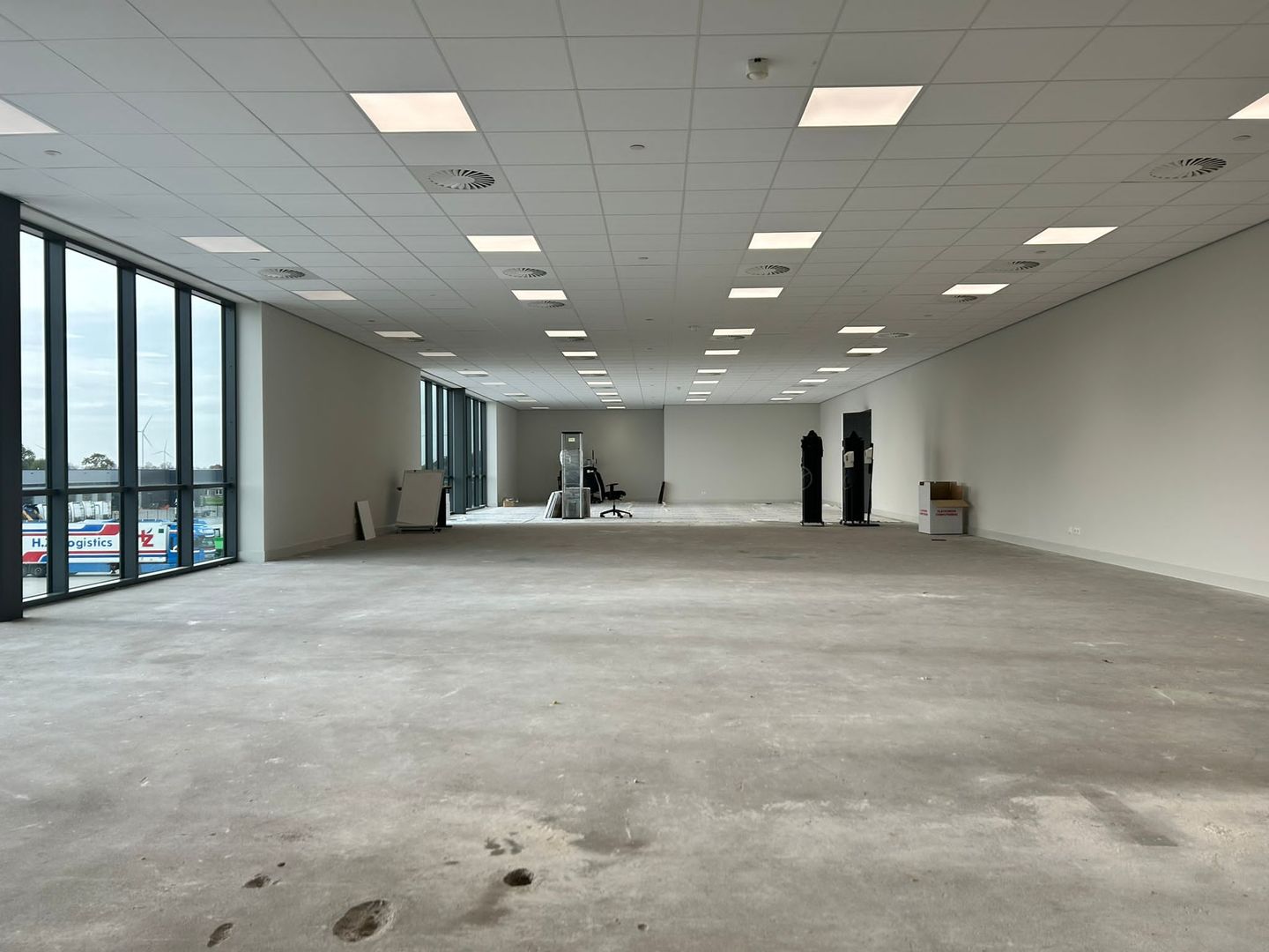 View photo 4 of Honderdland 1093