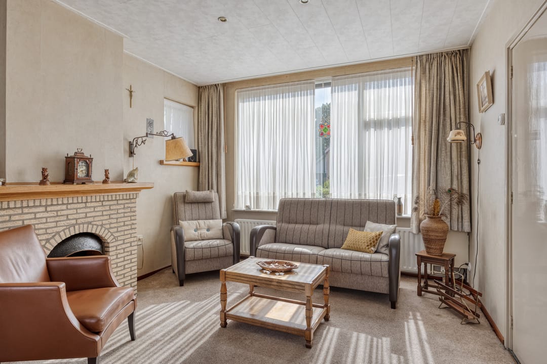 Photo 2 of Julianastraat 22