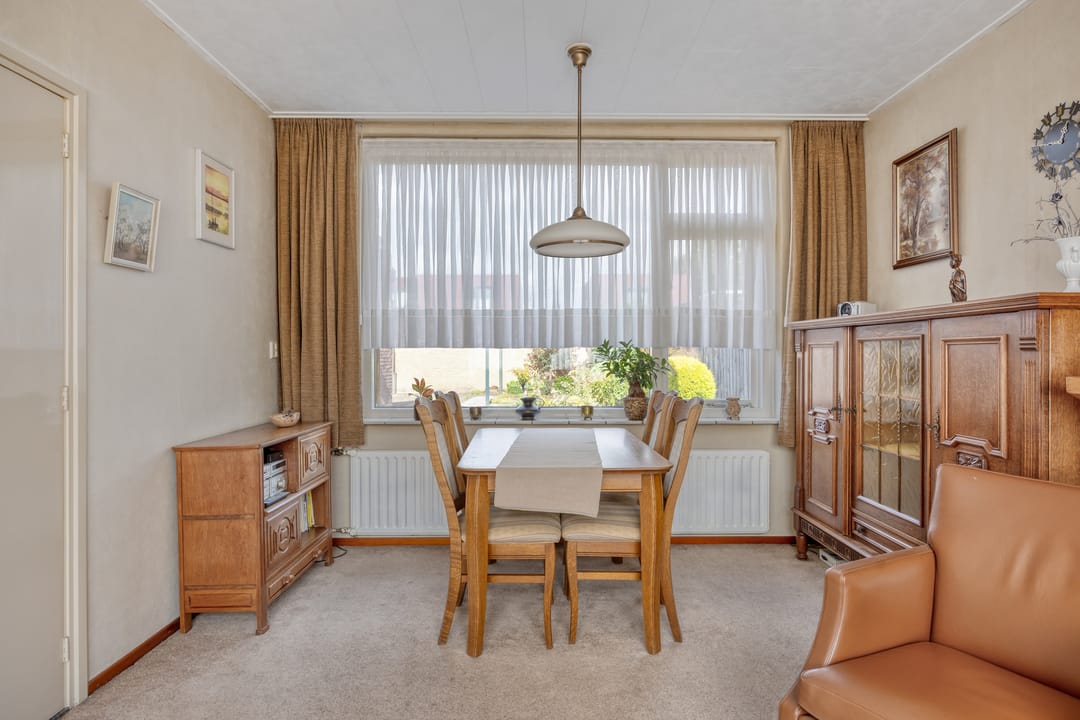 Photo 13 of Julianastraat 22