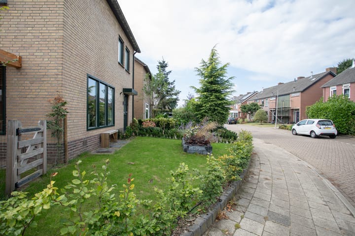 Foto 47 van Henry Dunantstraat 1