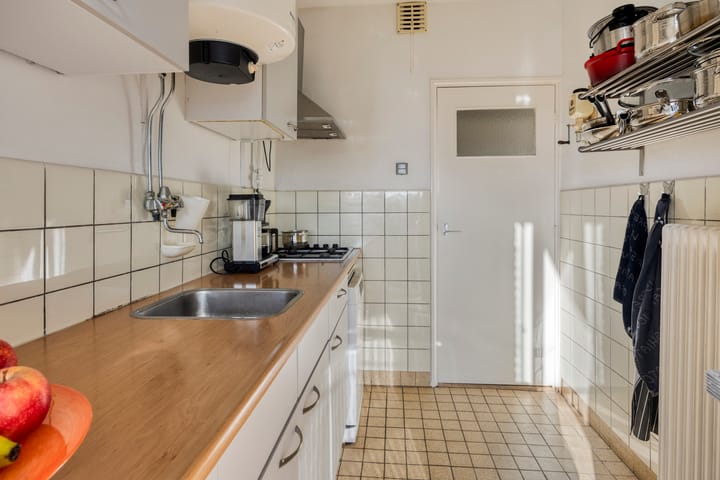 Photo 19 of Johan Wagenaarstraat 16-D