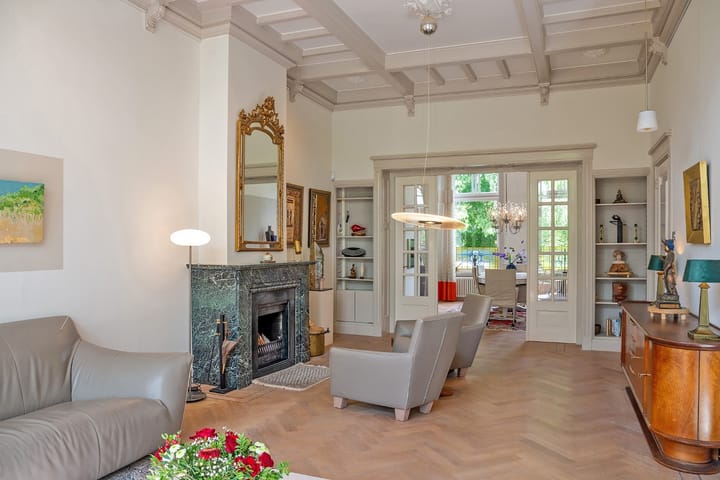 Photo 10 of van Beverninghlaan 36