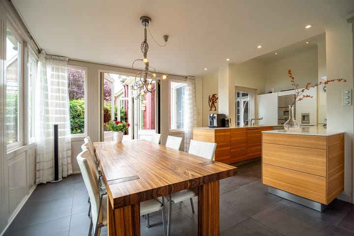 Photo 25 of van Beverninghlaan 36