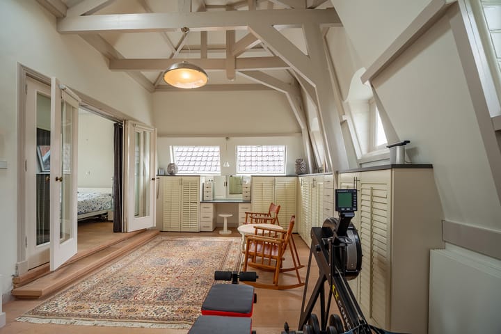 Photo 44 of van Beverninghlaan 36