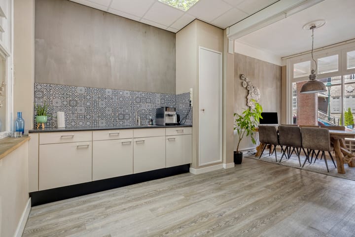 Photo 16 of C.T. Storkstraat 29