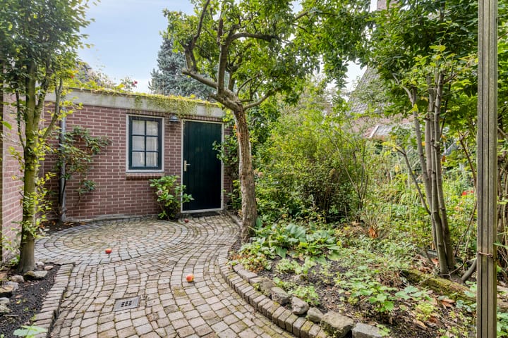 Photo 23 of C.T. Storkstraat 29