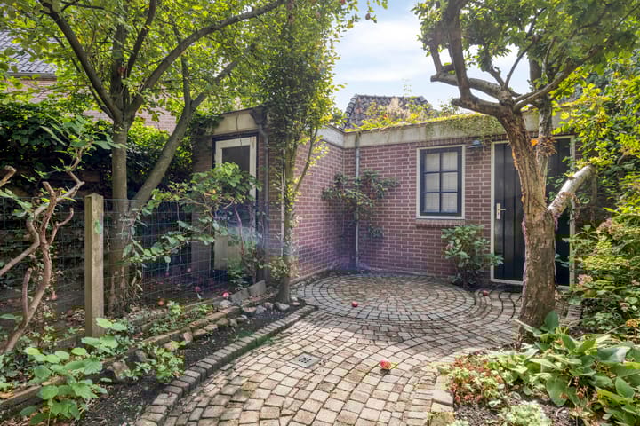 Photo 26 of C.T. Storkstraat 29