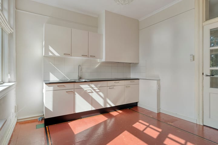 Photo 36 of C.T. Storkstraat 29