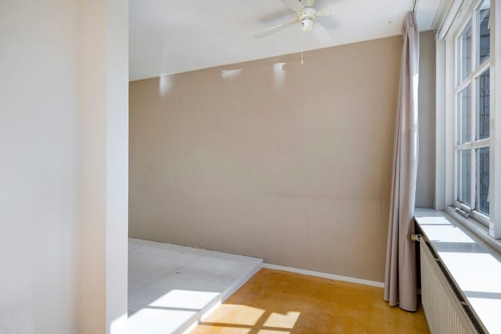 Photo 42 of C.T. Storkstraat 29