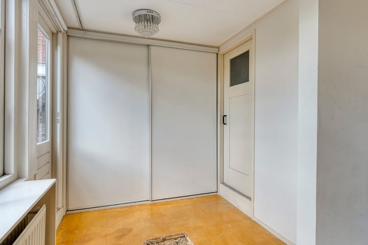 Photo 44 of C.T. Storkstraat 29