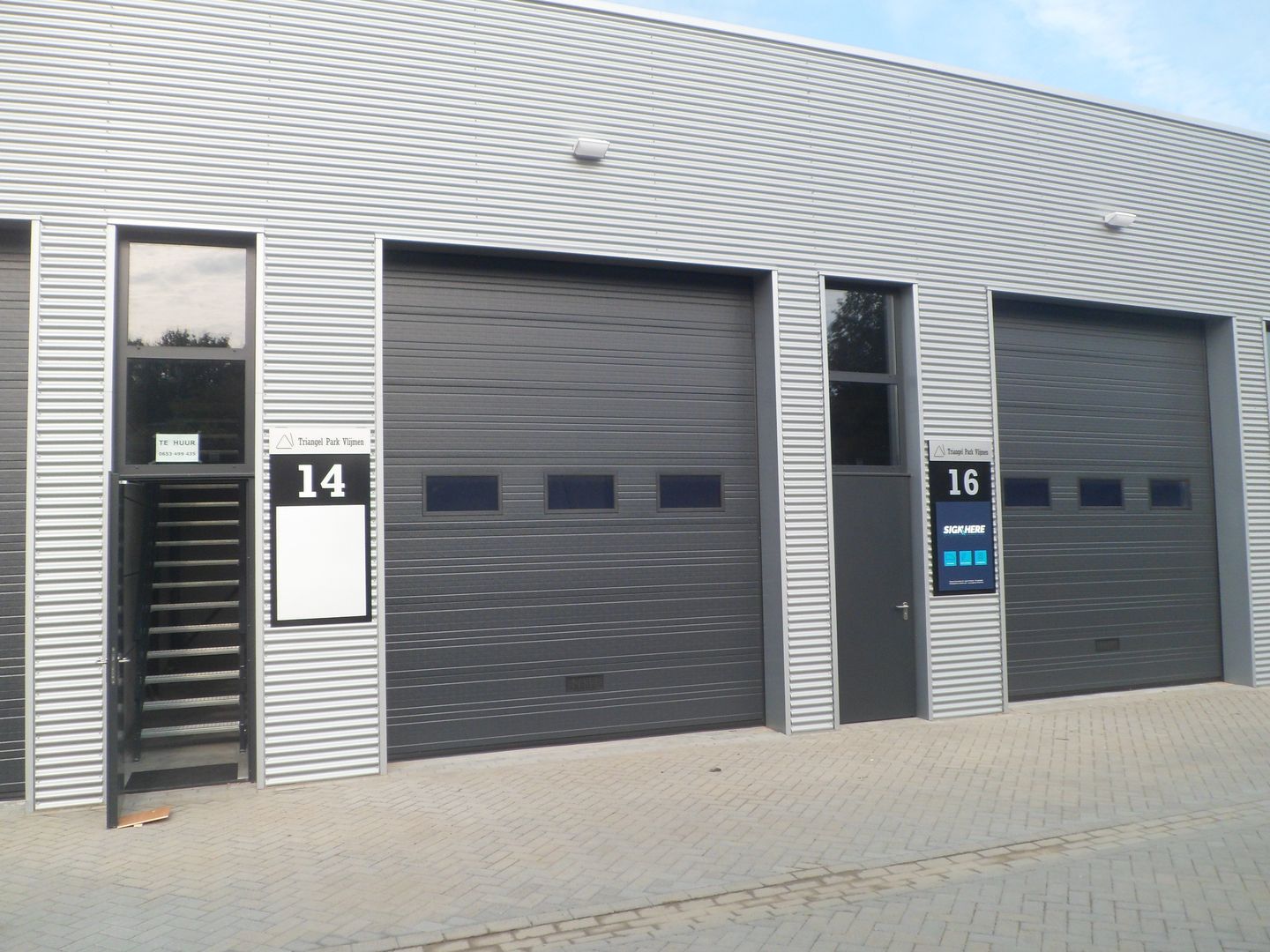 View photo 2 of Nassau Dwarsstraat 14