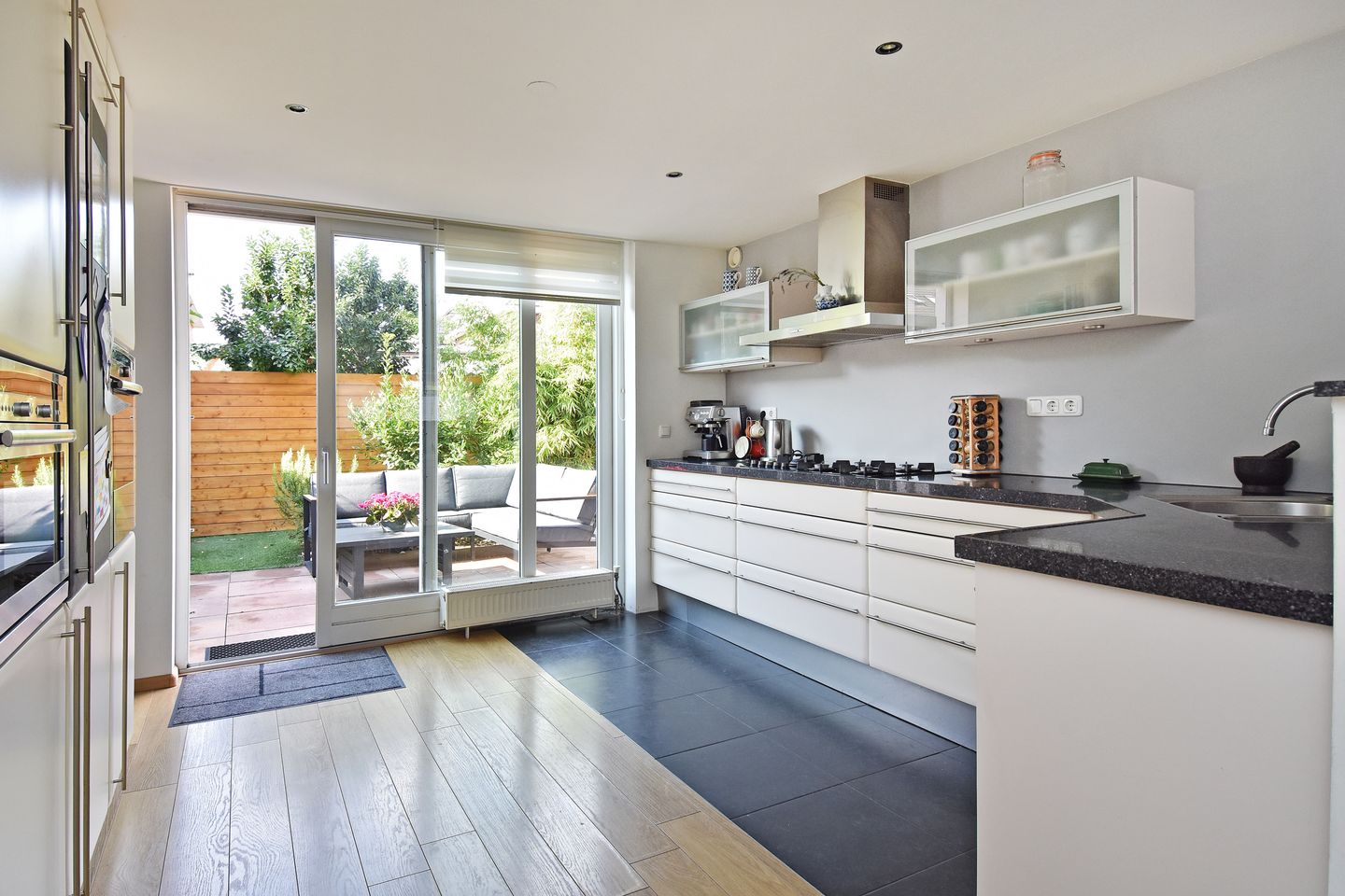 Photo 20 of Sint Willibrordusstraat 37