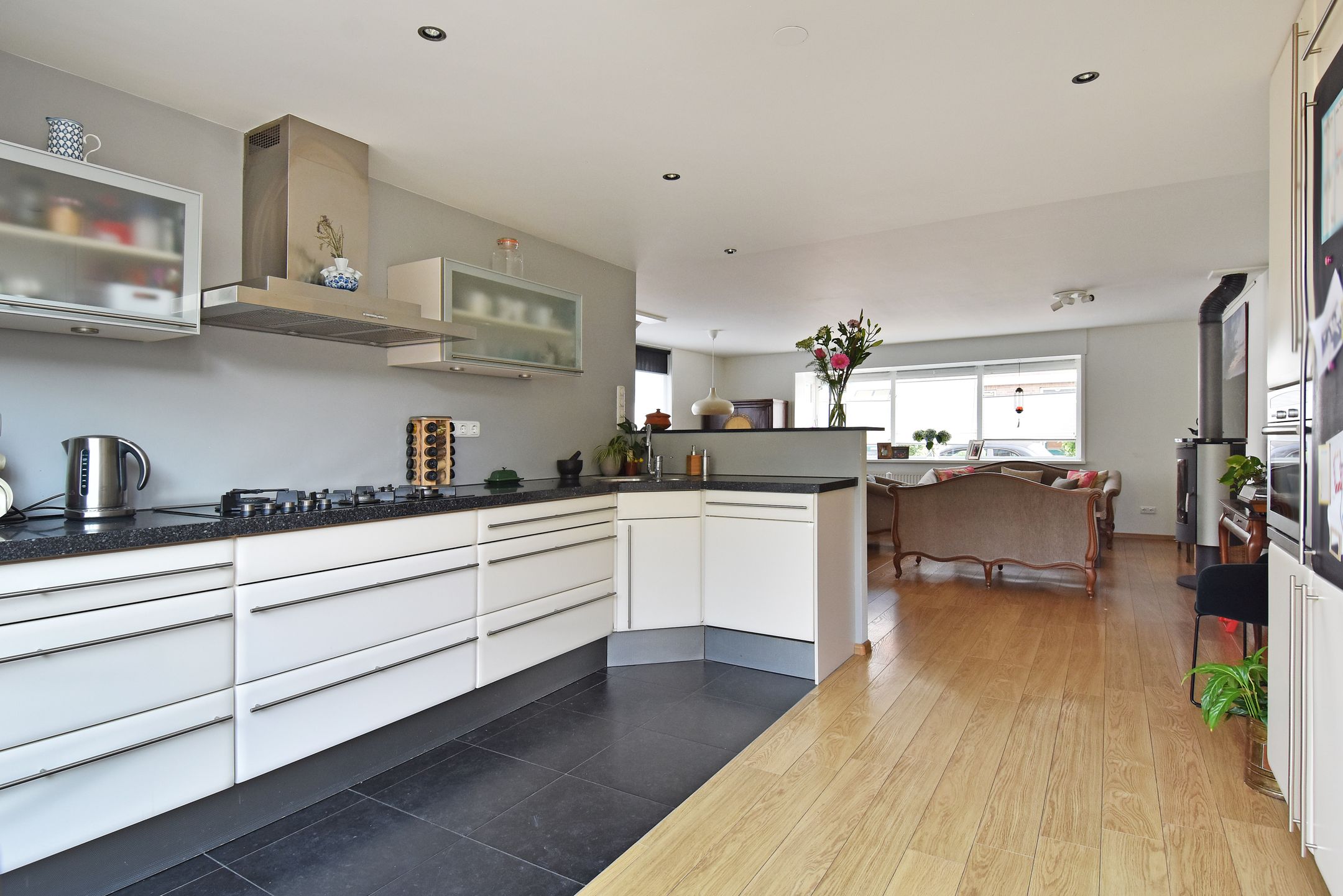 Photo 24 of Sint Willibrordusstraat 37