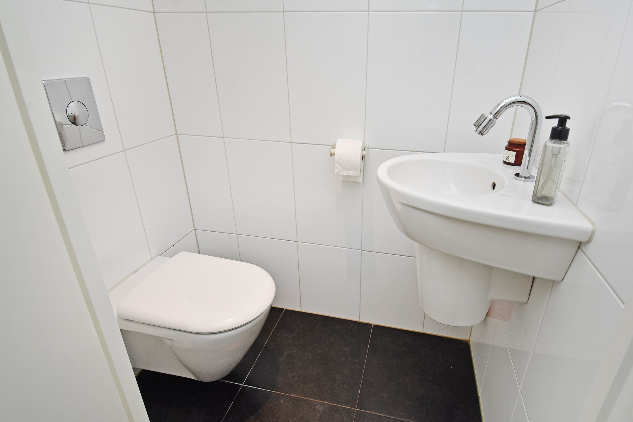 Photo 27 of Sint Willibrordusstraat 37