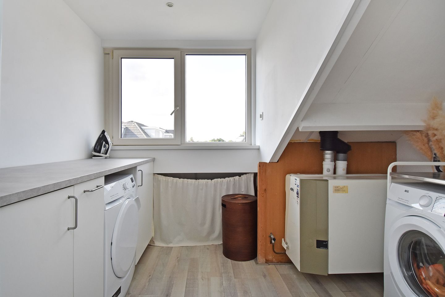 Photo 44 of Sint Willibrordusstraat 37