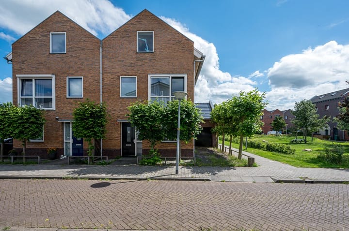 Photo 2 of Tom Welsstraat 18