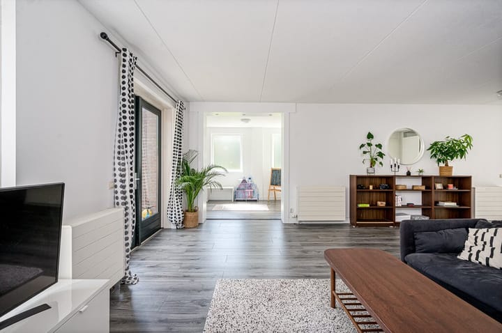 Foto 10 van Tom Welsstraat 18