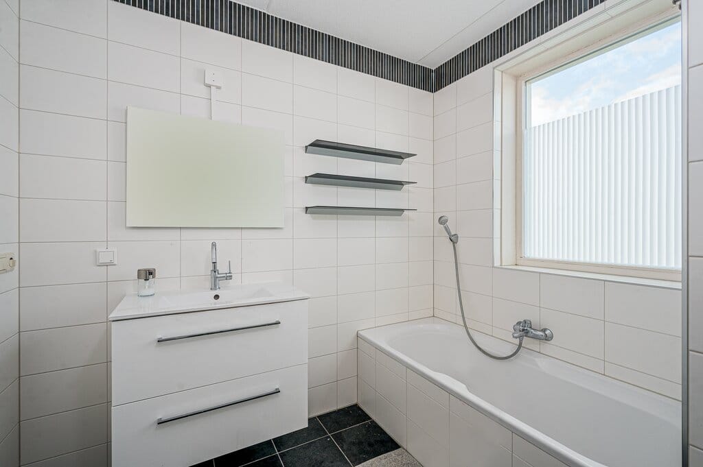 Photo 31 of Tom Welsstraat 18