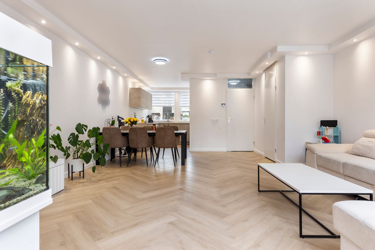 Photo 10 of Van Brerostraat 61