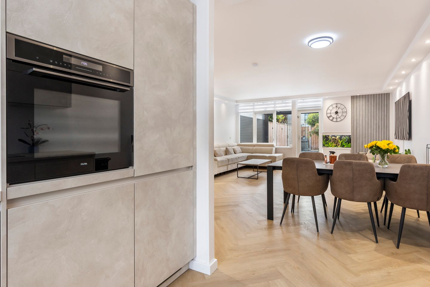 Photo 14 of Van Brerostraat 61