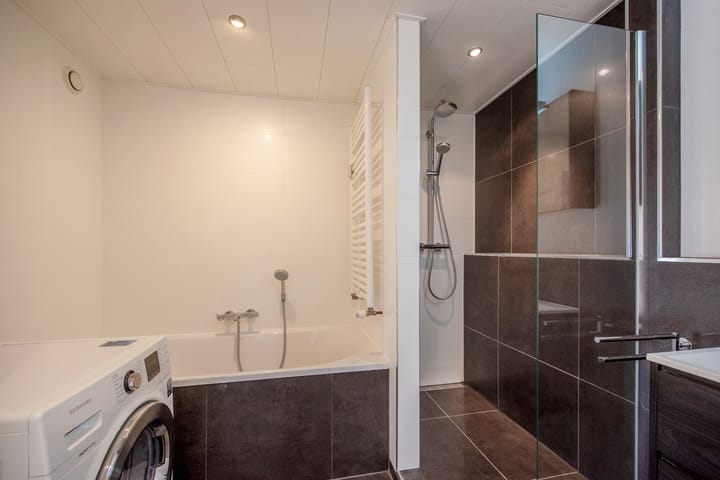 Foto 31 van Aart van der Leeuwlaan 142