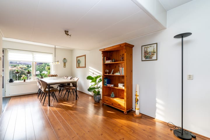 Foto 6 van Helmbloem 12