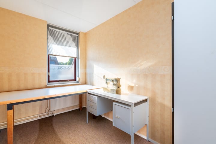 Foto 13 van Helmbloem 12