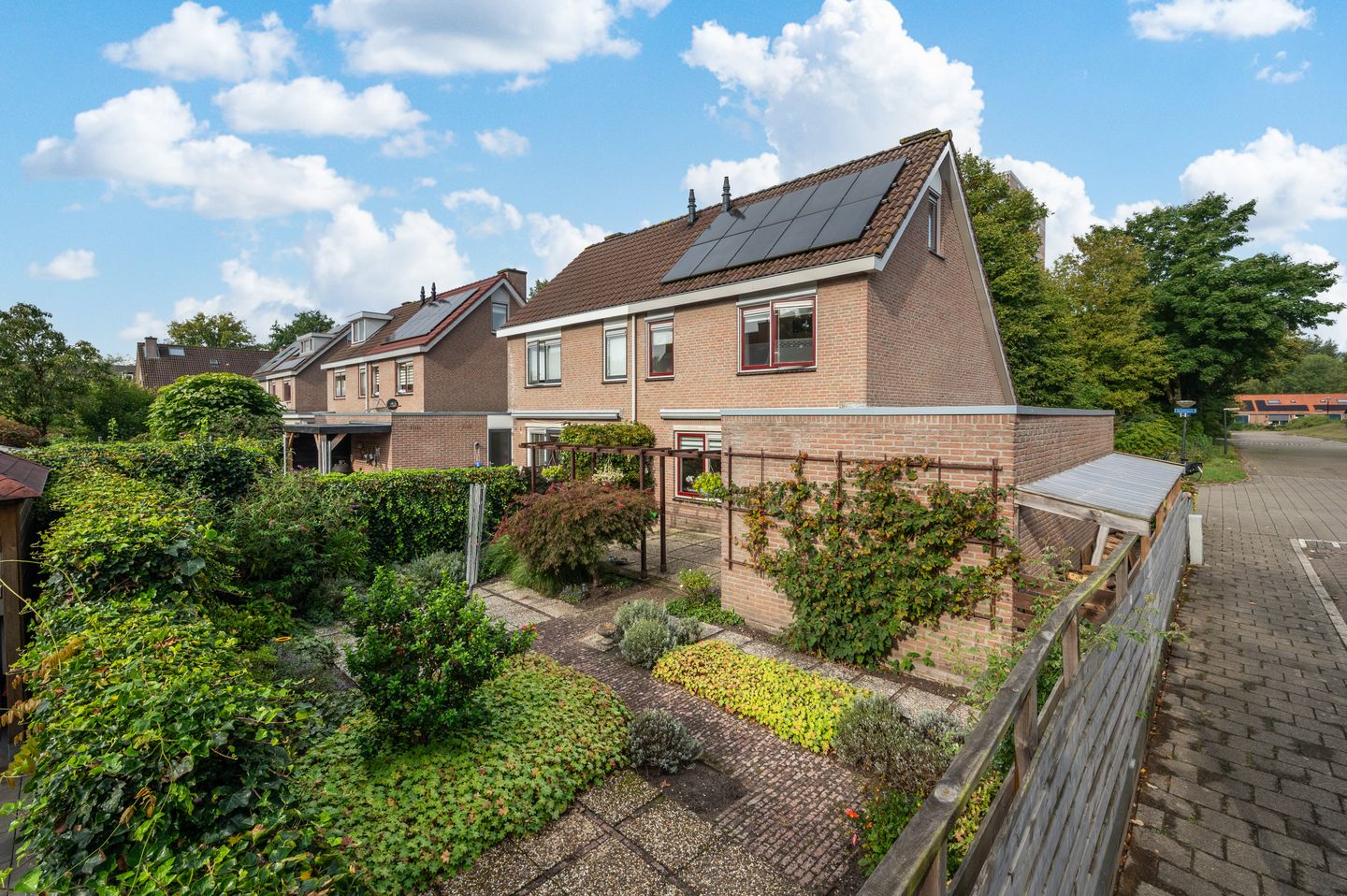 Foto 25 van Helmbloem 12