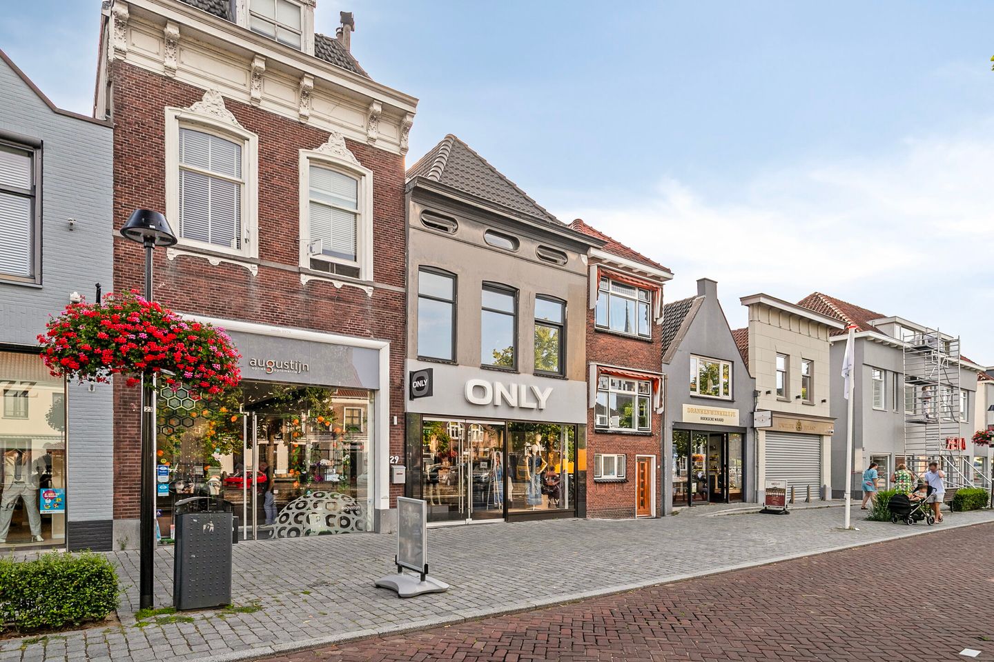 View photo 1 of Oost-Voorstraat 30