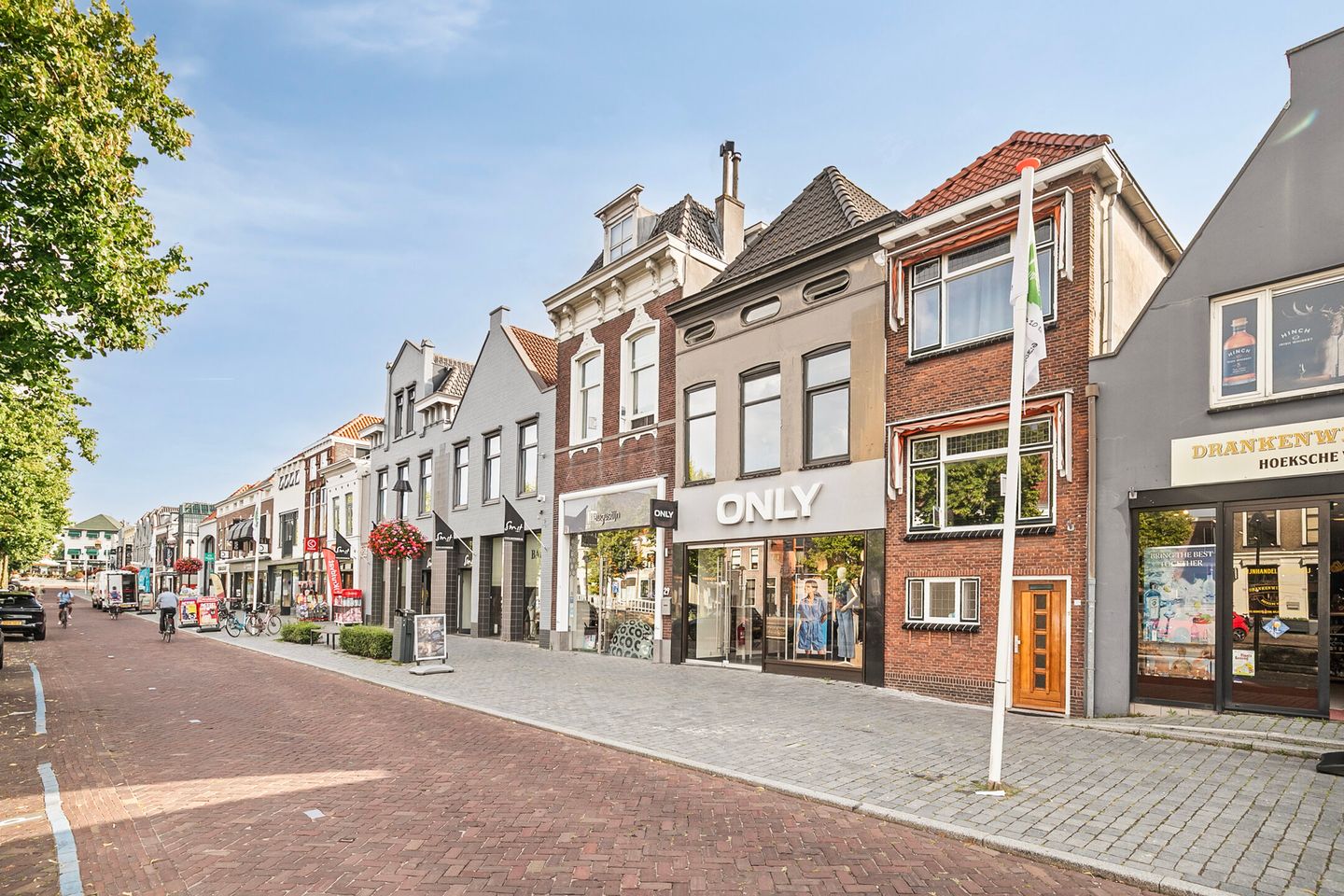 View photo 2 of Oost-Voorstraat 30