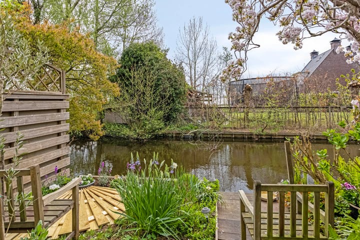 Photo 39 of Overbuurt 9