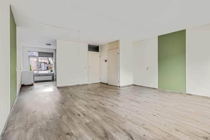 Foto 8 van Den Oven 14