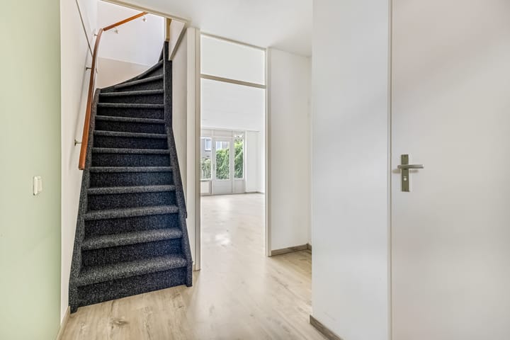 Foto 10 van Den Oven 14