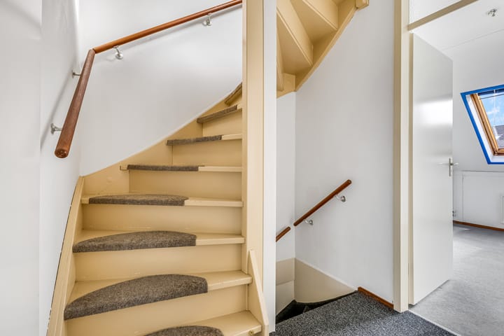 Foto 12 van Den Oven 14