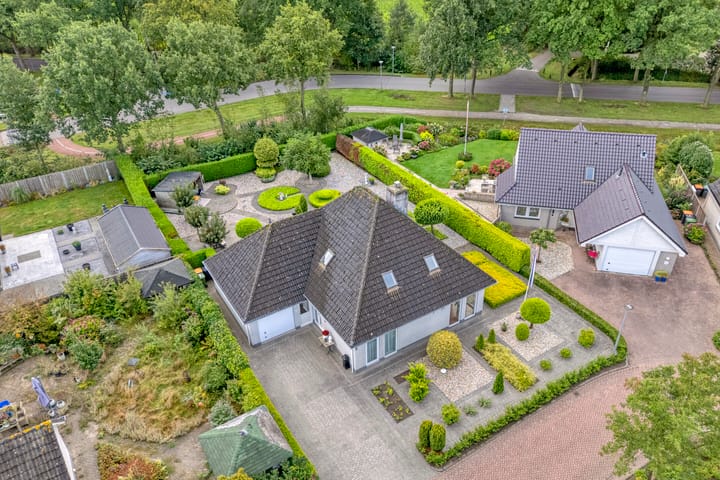 Photo 2 of Boterbloemweg 1