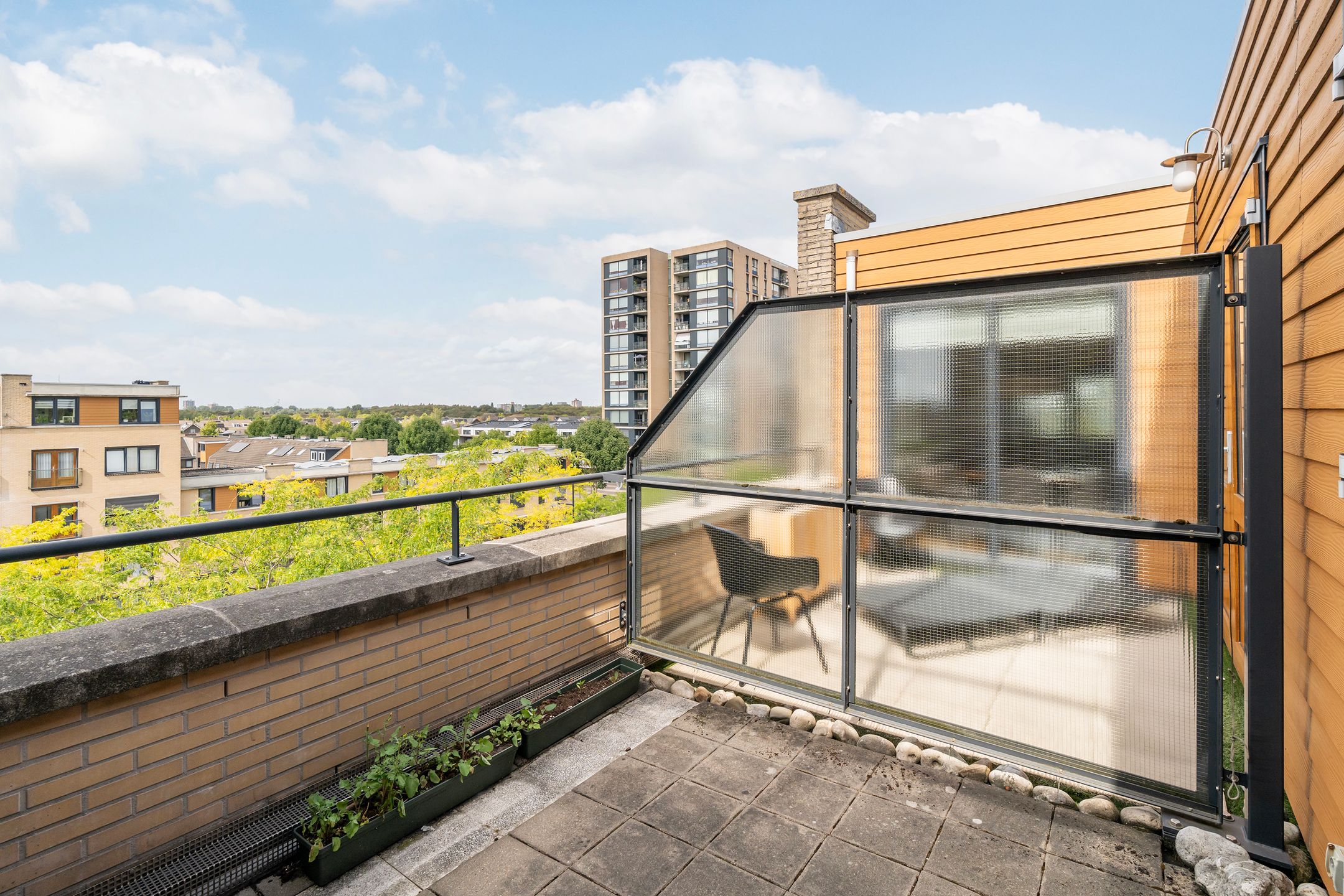 Photo 3 of Avenue Carré 216