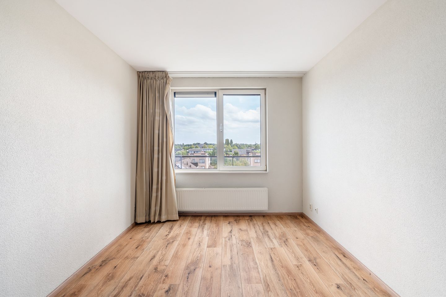 Photo 14 of Avenue Carré 216