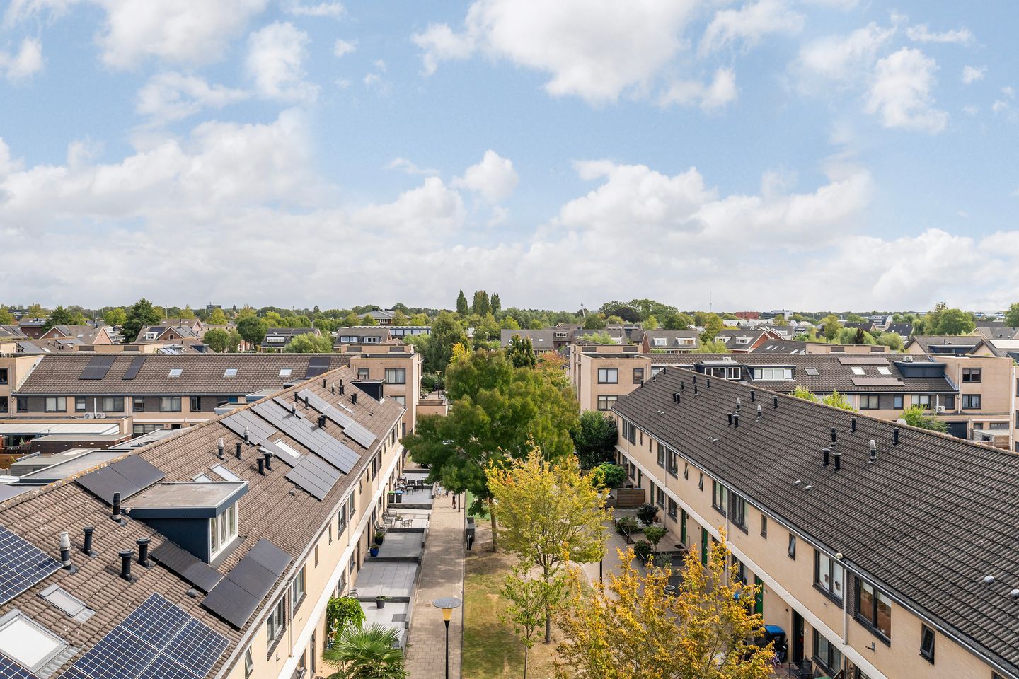 Photo 19 of Avenue Carré 216