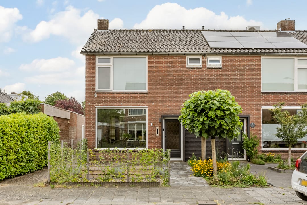 Photo 1 of Van Kinschotstraat 1