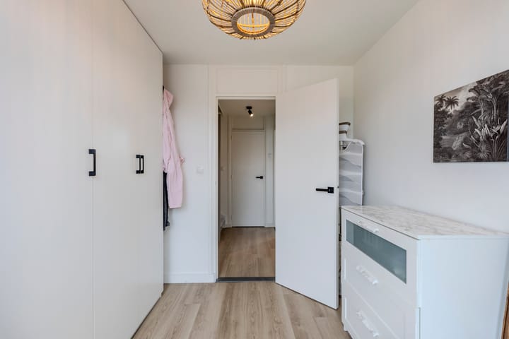 Foto 16 van Van Kinschotstraat 1