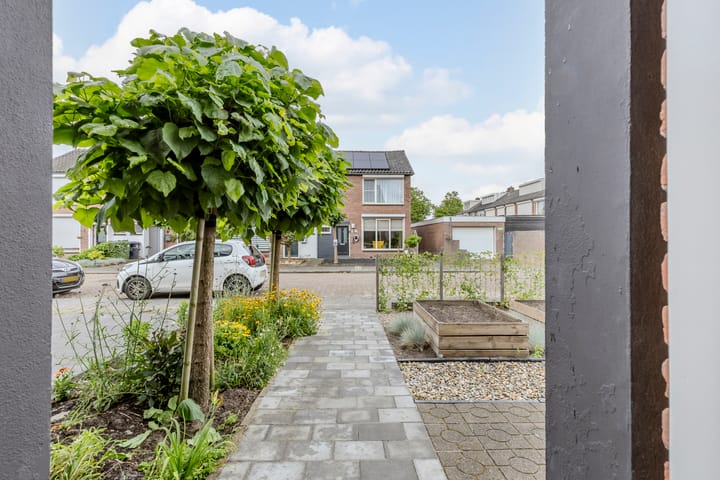 Foto 28 van Van Kinschotstraat 1