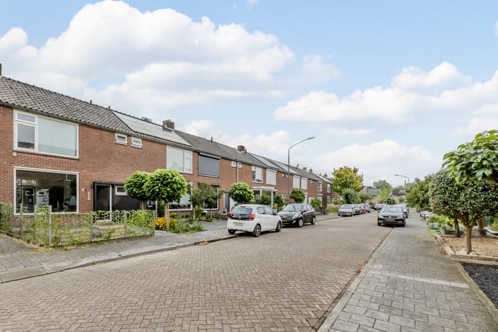 Foto 32 van Van Kinschotstraat 1