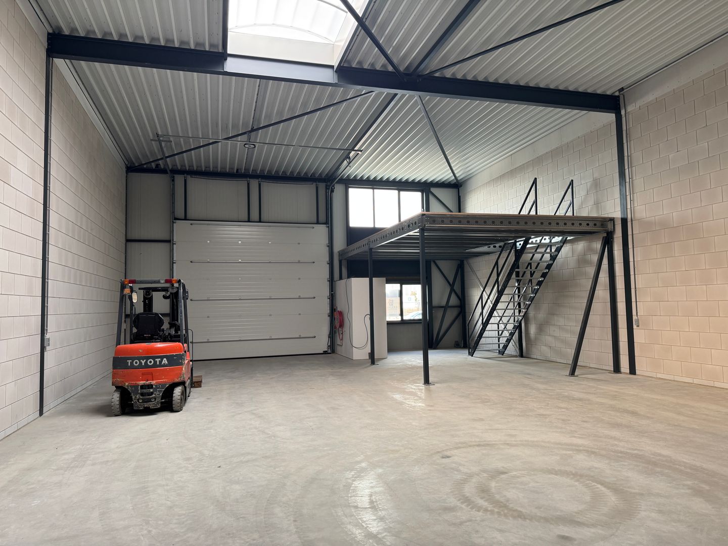 View photo 4 of Einsteinweg 43